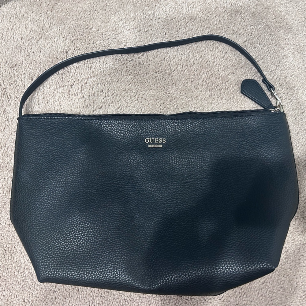 GUESS Classic Black Shoulder Bag